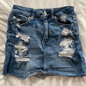 American eagle distressed jean skirt